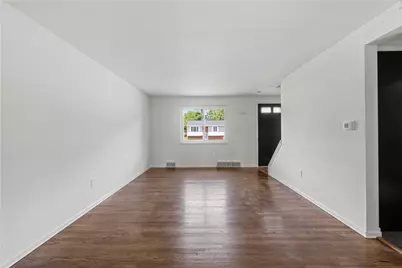 721 Sara Ln, Pittsburgh, PA 15147 - Photo 4