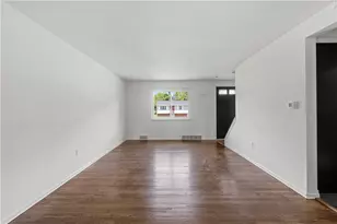 721 Sara Ln, Pittsburgh, PA 15147 - Photo 4