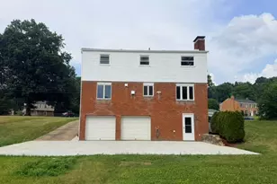 1216 Rolling Meadow Rd, Pittsburgh, PA 15241 - Photo 2