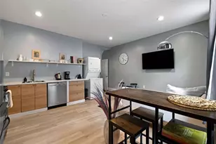 2129 Straubs Ln, Pittsburgh, PA 15212 - Photo 2