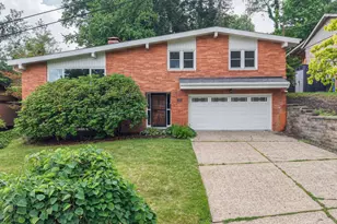 424 Glaids Dr, Pittsburgh, PA 15243 - Photo 1