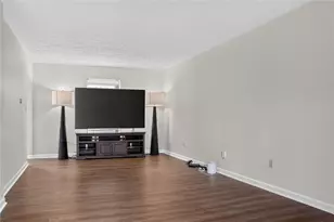 457 Lynn Ann Dr, Pittsburgh, PA 15068 - Photo 8