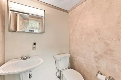 457 Lynn Ann Dr, Pittsburgh, PA 15068 - Photo 16