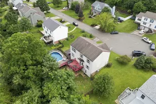 457 Lynn Ann Dr, Pittsburgh, PA 15068 - Photo 2