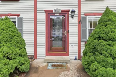 457 Lynn Ann Dr, Pittsburgh, PA 15068 - Photo 4