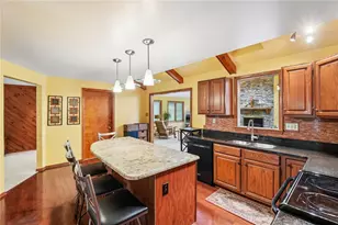 807 Hillcrest Cir, Pittsburgh, PA 15090 - Photo 4