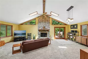 807 Hillcrest Cir, Pittsburgh, PA 15090 - Photo 12