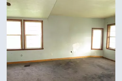 1119 Charles St, Stowe Township, PA 15136 - Photo 4