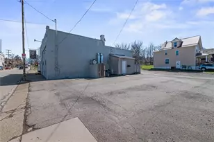 905 Roemer Blvd, Farrell, PA 16121 - Photo 16