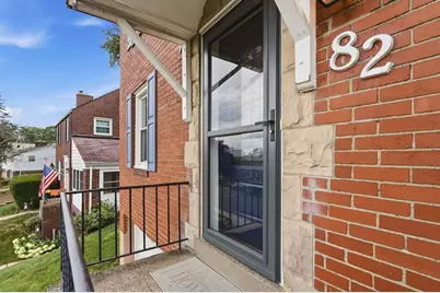 82 E Manilla Avenue, Green Tree, PA 15220 - Photo 2