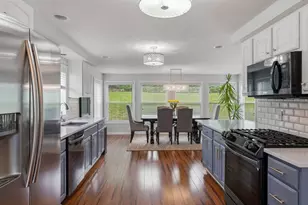 82 E Manilla Ave, Green Tree, PA 15220 - Photo 8