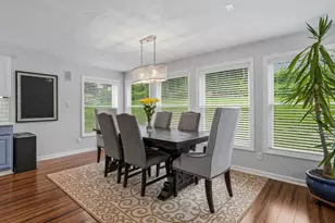 82 E Manilla Ave, Green Tree, PA 15220 - Photo 12