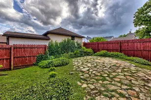 200 College Ave, Mt Pleasant Boro, PA 15666 - Photo 12