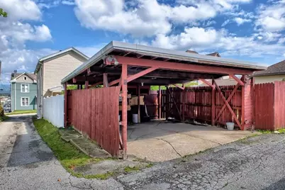 200 College Ave, Mt Pleasant Boro, PA 15666 - Photo 44