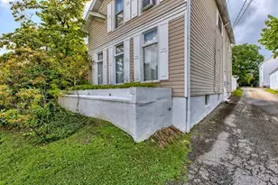 200 College Ave, Mt Pleasant Boro, PA 15666 - Photo 26