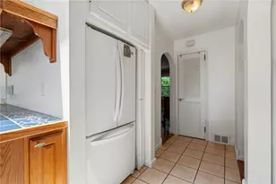 1733 Locust Rd, Pittsburgh, PA 15143 - Photo 8