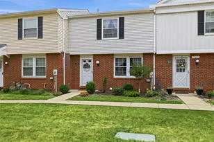 304 Countryside Dr, Robinson Twp, PA 15136 - Photo 2