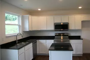 498 Gardenia Dr, Rostraver, PA 15012 - Photo 2