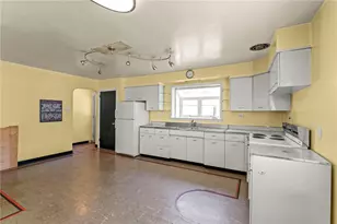 102 Woodlawn Ave, Cecil, PA 15321 - Photo 12
