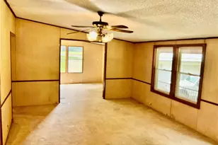 11 S Park Blvd, Hempfield Township, PA 16125 - Photo 6