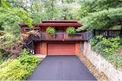 486 Woodlawn Ave, Hempfield Township, PA 15644 - Photo 2