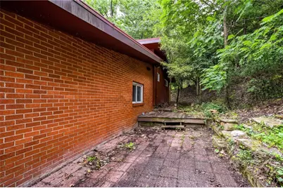 486 Woodlawn Ave, Hempfield Township, PA 15644 - Photo 8