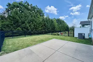 2046 Croghan Dr, Collier Township, PA 15106 - Photo 24