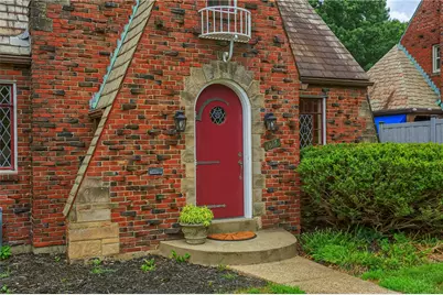 813 Washington Dr, Ross Twp, PA 15229 - Photo 2