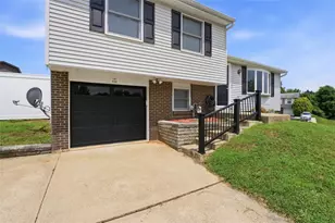 850 Westchester Dr, North Huntingdon, PA 15642 - Photo 2