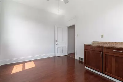 330 Kaercher St, Pittsburgh, PA 15207 - Photo 12