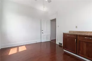 330 Kaercher St, Pittsburgh, PA 15207 - Photo 12