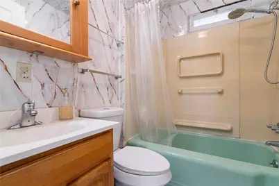 330 Kaercher St, Pittsburgh, PA 15207 - Photo 8
