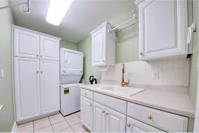 905 Cherry Hill Dr, Collier Township, PA 15142 - Photo 40
