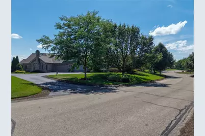 905 Cherry Hill Dr, Collier Township, PA 15142 - Photo 12