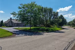 905 Cherry Hill Dr, Collier Township, PA 15142 - Photo 12
