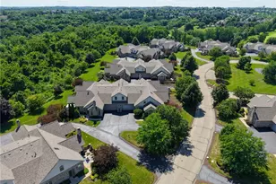905 Cherry Hill Dr, Collier Township, PA 15142 - Photo 4