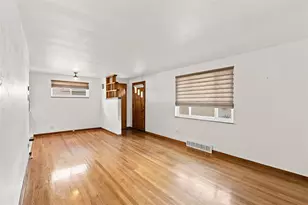 1552 Orchardview Dr, Scott Township, PA 15220 - Photo 4