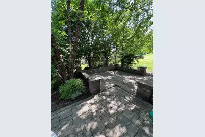 100 Field Club Dr, Kennedy Township, PA 15136 - Photo 8