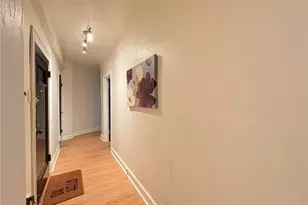 372 S Highland Ave, Pittsburgh, PA 15206 - Photo 4