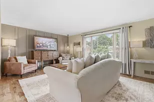 3934 Mimosa Dr, Bethel Park, PA 15102 - Photo 10