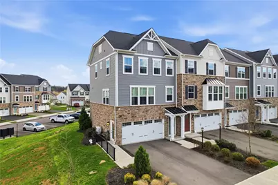 102 Lupine Dr, Adams Township, PA 16046 - Photo 2