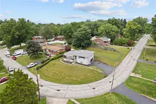 1328 Foxboro Dr, Monroeville, PA 15146 - Photo 2
