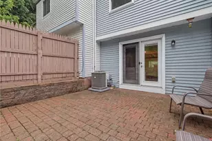 151 Ligonier Ln, Pittsburgh, PA 15068 - Photo 6
