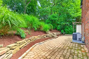 431 Meridian Dr, Pittsburgh, PA 15228 - Photo 18