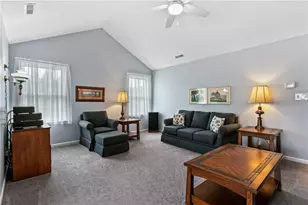 502 Stonecliff Ln, Franklin Township, PA 16001 - Photo 2
