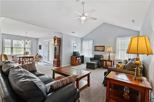 502 Stonecliff Ln, Franklin Township, PA 16001 - Photo 4