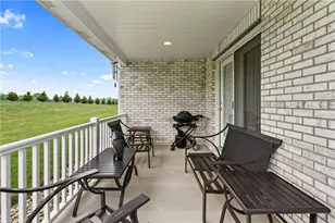 502 Stonecliff Ln, Franklin Township, PA 16001 - Photo 6