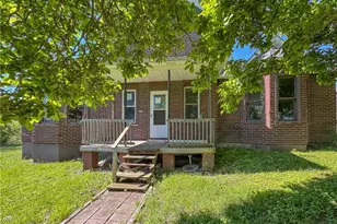 605 Maple St, Luzerne Township, PA 15417 - Photo 6