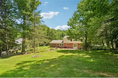 889 Camp Meeting Rd, Bell Acres, PA 15143 - Photo 4