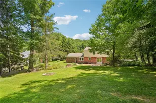 889 Camp Meeting Rd, Bell Acres, PA 15143 - Photo 4